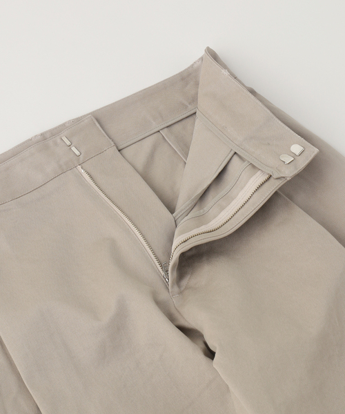 WISM（ウィズム）の「SEVENTH / セブンス BERMUDA CHINO PANT（チノパンツ・メンズ・キャメル・SMALL/MEDIUM）」の3枚目の写真