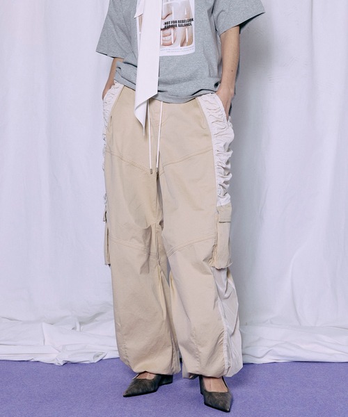 MAISON SPECIAL（メゾンスペシャル）の「【2026SUMMER PRE-ORDER】Bicolor Cargo Pants/バイカラーカーゴパンツ（カーゴパンツ・レディース・ホワイト/カーキ/ブラック・36/38）」の5枚目の写真