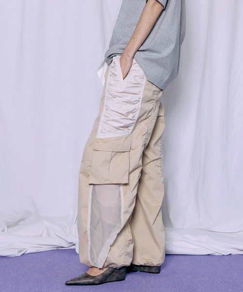 MAISON SPECIAL（メゾンスペシャル）の「【2026SUMMER PRE-ORDER】Bicolor Cargo Pants/バイカラーカーゴパンツ（カーゴパンツ・レディース・ホワイト/カーキ/ブラック・36/38）」の6枚目の写真