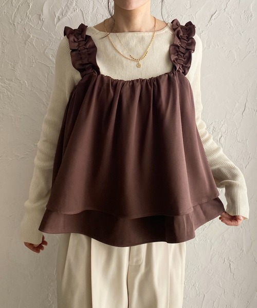 She's Closet(シーズクローゼット)の「肩フリル ギャザー レイヤード キャミソールビスチェ(ベスト・レディース・チャコールグレー/ブラック/ブラウン・FREE)」の3枚目の写真