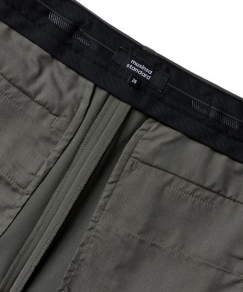 MUSINSA STANDARD WOMAN（ムシンサスタンダードウーマン）の「女性用軽量ストレート隠しバンディングスラックス[ライトカーキ]（スラックス・レディース・その他・34/32/31/24/25/26/27）」の6枚目の写真