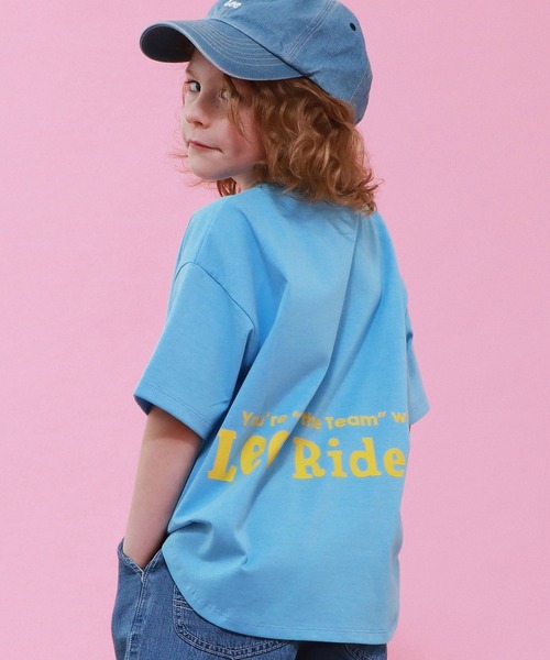 Lee(リー)の「Lee/リー【110-150cm】ラウンドヘムバックプリントTシャツ(Tシャツ/カットソー・キッズ・ブルー/レッド/ホワイト・110/120/130/140/150)」の1枚目の写真