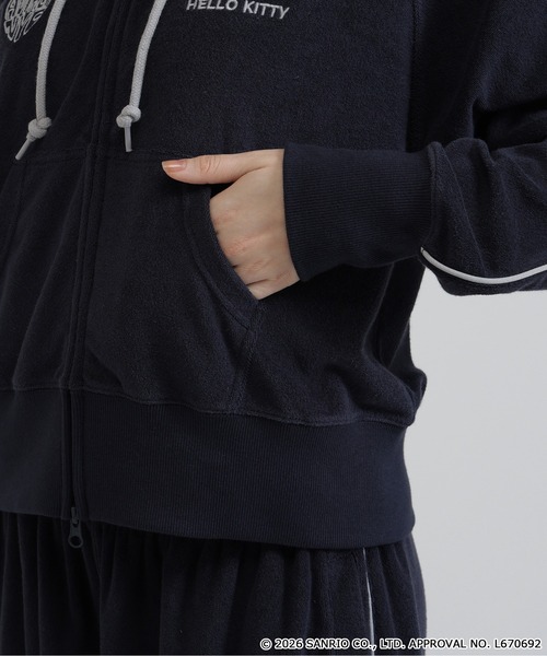 AVIREX（アヴィレックス）の「《AVIREX×HELLO KITTY》PILE PARKA（パーカー・レディース・ライトブラウン/ネイビー・S/M）」の12枚目の写真