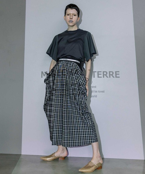 MARECHAL TERRE(マルシャルテル)の「【接触冷感/撥水加工/花粉防止】フロントタックTシャツ(Tシャツ/カットソー・レディース・ブラック/オフホワイト/チャコールグレー/グリーン・MEDIUM)」の16枚目の写真