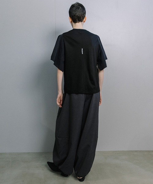MARECHAL TERRE(マルシャルテル)の「【接触冷感/撥水加工/花粉防止】フロントタックTシャツ(Tシャツ/カットソー・レディース・ブラック/オフホワイト/チャコールグレー/グリーン・MEDIUM)」の13枚目の写真
