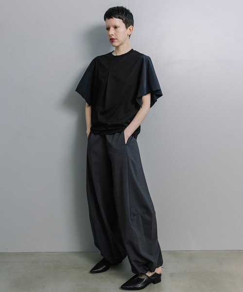 MARECHAL TERRE(マルシャルテル)の「【接触冷感/撥水加工/花粉防止】フロントタックTシャツ(Tシャツ/カットソー・レディース・ブラック/オフホワイト/チャコールグレー/グリーン・MEDIUM)」の12枚目の写真