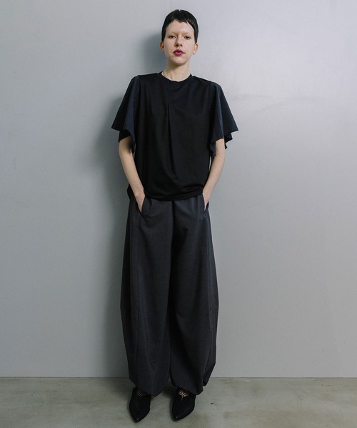 MARECHAL TERRE(マルシャルテル)の「【接触冷感/撥水加工/花粉防止】フロントタックTシャツ(Tシャツ/カットソー・レディース・ブラック/オフホワイト/チャコールグレー/グリーン・MEDIUM)」の11枚目の写真