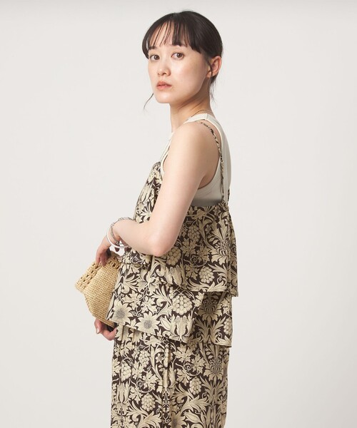 green label relaxing(グリーンレーベルリラクシング)の「リバティプリント キャミソール(キャミソール・レディース・ダークブラウン/ベージュ・FREE)」の12枚目の写真