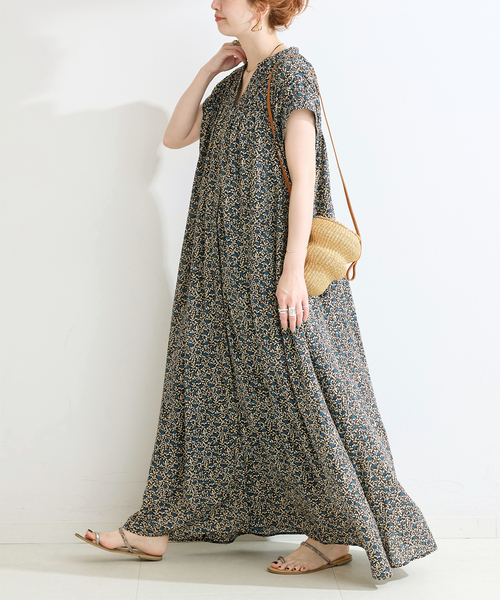 B.C STOCK(ベーセーストック)の「《S/Mサイズ展開》手洗い可 / ボイルタックワンピース(ワンピース・レディース・サックスブルー/イエロー/レッド/ブラウン/ブラック系その他/ブラック・SMALL/MEDIUM)」の2枚目の写真