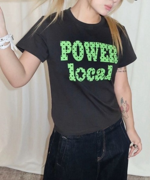 Lis ardent(リスアルダン)の「Y2Kロゴで盛れる ドット柄コンパクト半袖Tシャツ / ストリートトップス(Tシャツ/カットソー・レディース・ピンク/ホワイト/ダークグレー/イエロー・M)」の3枚目の写真
