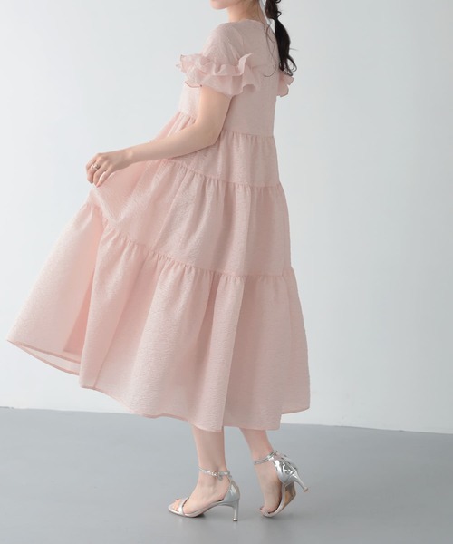 Fit more(フィットモア)の「ジャガード袖フリルティアードワンピース(ワンピース・レディース・ピンク/ブルー/クリーム・LONG/SHORT)」の9枚目の写真