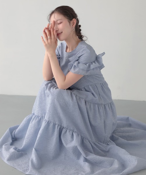 Fit more(フィットモア)の「ジャガード袖フリルティアードワンピース(ワンピース・レディース・ピンク/ブルー/クリーム・LONG/SHORT)」の12枚目の写真
