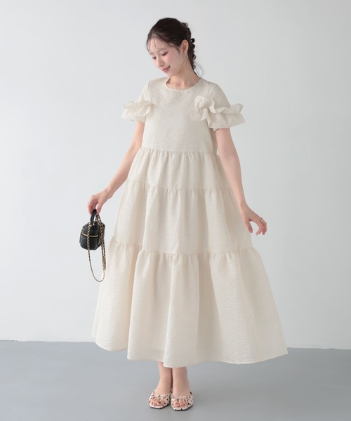 Fit more(フィットモア)の「ジャガード袖フリルティアードワンピース(ワンピース・レディース・ピンク/ブルー/クリーム・LONG/SHORT)」の18枚目の写真