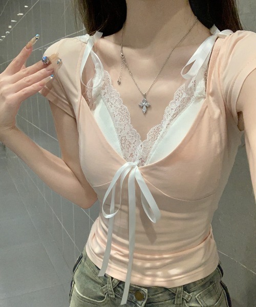 AMAJI(アマジ)の「Vネック 半袖Tシャツ+キャミソールセット(Tシャツ/カットソー・レディース・ライトピンク/ホワイト・SMALL/MEDIUM/LARGE/X-LARGE)」の4枚目の写真