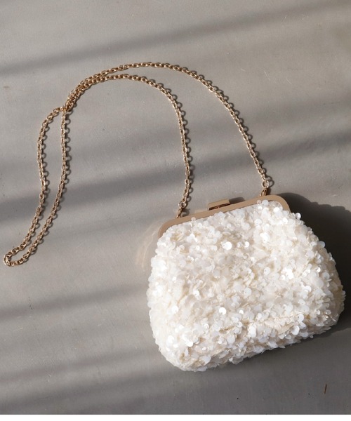 Cupid Heart(キューピッドハート)の「【Cupid Heart】結婚式用!マットスパンコールがま口金具バッグ(ショルダーバッグ・レディース・アイボリー・MEDIUM)」の5枚目の写真