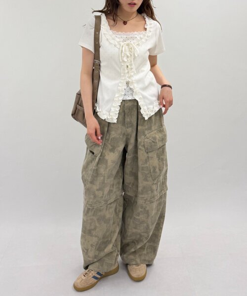 w closet（ダブルクローゼット）の「半袖レイヤードフリルカーディガン 夏服（Tシャツ/カットソー・レディース・オフホワイト/サックスブルー/ブラック/チャコールグレー・FREE）」の10枚目の写真