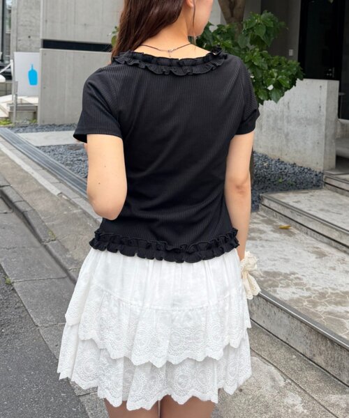 w closet（ダブルクローゼット）の「半袖レイヤードフリルカーディガン 夏服（Tシャツ/カットソー・レディース・オフホワイト/サックスブルー/ブラック/チャコールグレー・FREE）」の13枚目の写真