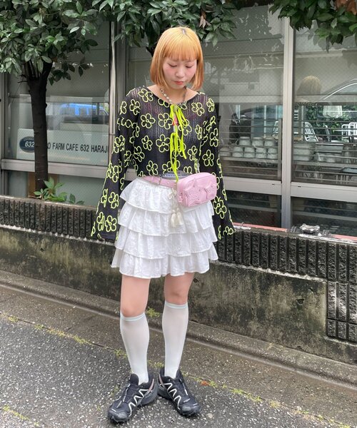 HELLO.SANFRANCISCO（ハローサンフランシスコ）の「【HELLO.SANFRANCISCO/ハローサンフランシスコ】2WAYフラワーシアー刺繍ボレロ（カーディガン/ボレロ・レディース・イエロー/ブラック/ホワイト・ONE SIZE）」の16枚目の写真
