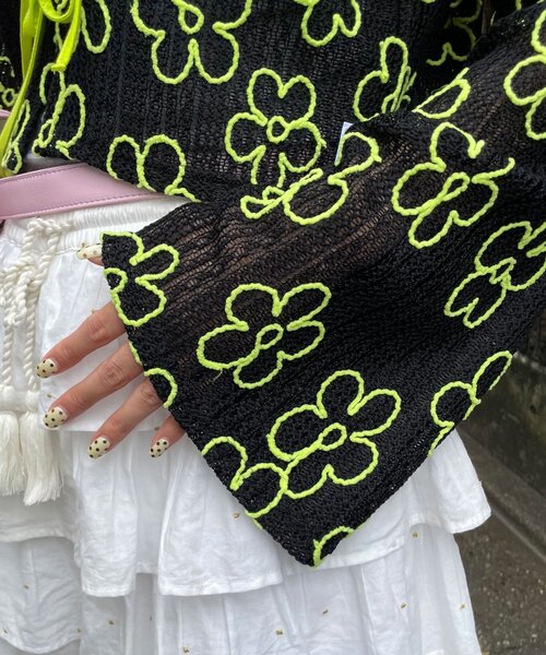 HELLO.SANFRANCISCO（ハローサンフランシスコ）の「【HELLO.SANFRANCISCO/ハローサンフランシスコ】2WAYフラワーシアー刺繍ボレロ（カーディガン/ボレロ・レディース・イエロー/ブラック/ホワイト・ONE SIZE）」の22枚目の写真