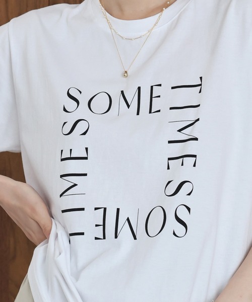 J by blue(ジェイバイブルー)の「ロゴレタリングTシャツ(Tシャツ/カットソー・レディース・チャコールグレー/ベージュ/ホワイト・MEDIUM)」の9枚目の写真