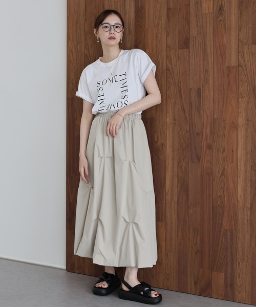 J by blue(ジェイバイブルー)の「ロゴレタリングTシャツ(Tシャツ/カットソー・レディース・チャコールグレー/ベージュ/ホワイト・MEDIUM)」の10枚目の写真