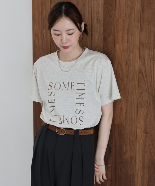 J by blue(ジェイバイブルー)の「ロゴレタリングTシャツ(Tシャツ/カットソー・レディース・チャコールグレー/ベージュ/ホワイト・MEDIUM)」の14枚目の写真