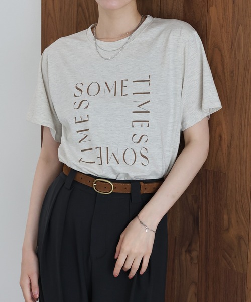 J by blue(ジェイバイブルー)の「ロゴレタリングTシャツ(Tシャツ/カットソー・レディース・チャコールグレー/ベージュ/ホワイト・MEDIUM)」の13枚目の写真