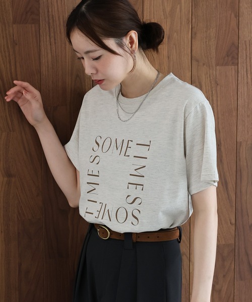 J by blue(ジェイバイブルー)の「ロゴレタリングTシャツ(Tシャツ/カットソー・レディース・チャコールグレー/ベージュ/ホワイト・MEDIUM)」の12枚目の写真