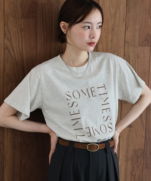 J by blue(ジェイバイブルー)の「ロゴレタリングTシャツ(Tシャツ/カットソー・レディース・チャコールグレー/ベージュ/ホワイト・MEDIUM)」の11枚目の写真