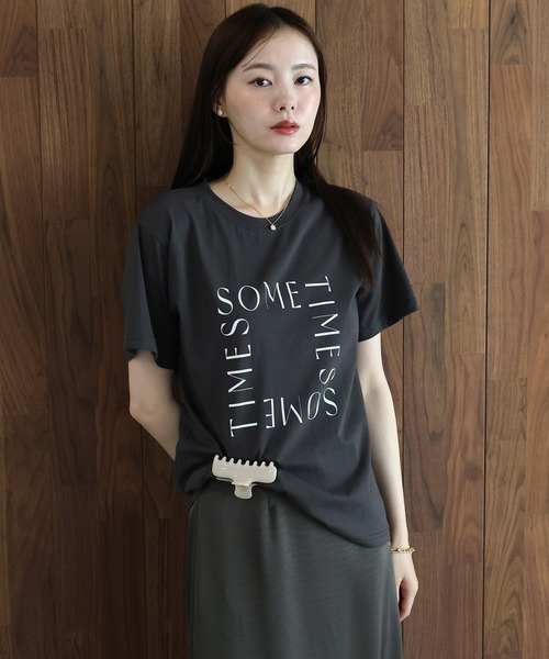 J by blue(ジェイバイブルー)の「ロゴレタリングTシャツ(Tシャツ/カットソー・レディース・チャコールグレー/ベージュ/ホワイト・MEDIUM)」の20枚目の写真