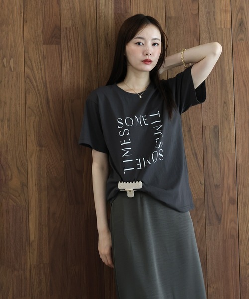 J by blue(ジェイバイブルー)の「ロゴレタリングTシャツ(Tシャツ/カットソー・レディース・チャコールグレー/ベージュ/ホワイト・MEDIUM)」の21枚目の写真