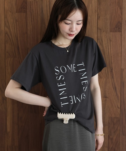 J by blue(ジェイバイブルー)の「ロゴレタリングTシャツ(Tシャツ/カットソー・レディース・チャコールグレー/ベージュ/ホワイト・MEDIUM)」の19枚目の写真