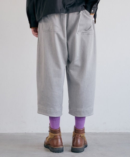 rehacer(レアセル)の「rehacer : Orb Sarouel Pants / オーブ ソフトサルエル アンクルカットパンツ(その他パンツ・メンズ・グレー/ブラック・SMALL/LARGE/MEDIUM)」の4枚目の写真