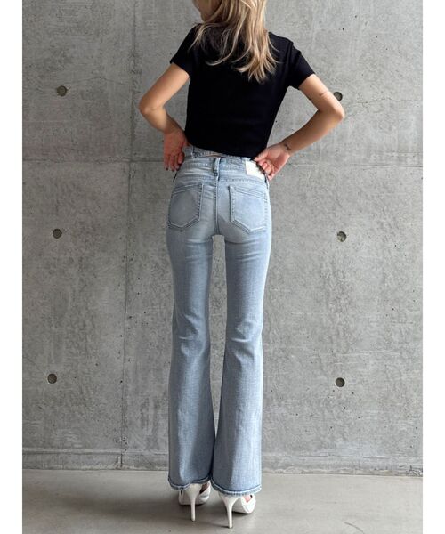 GYDA(ジェイダ)の「【TINY低身長さん向け】ハイウエストBACKクロスフレアパンツ(デニムパンツ・レディース・インディゴブルー/ライトブルー/ブラック・X-SMALL/SMALL/MEDIUM)」の17枚目の写真