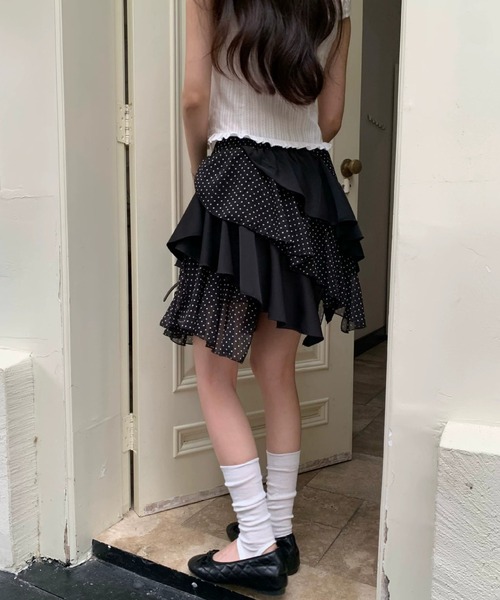 &soiree(アンドソワレ)の「ドットフリルレイヤードミニスカート(スカート・レディース・ホワイト/ブラック・LARGE/MEDIUM/SMALL)」の5枚目の写真