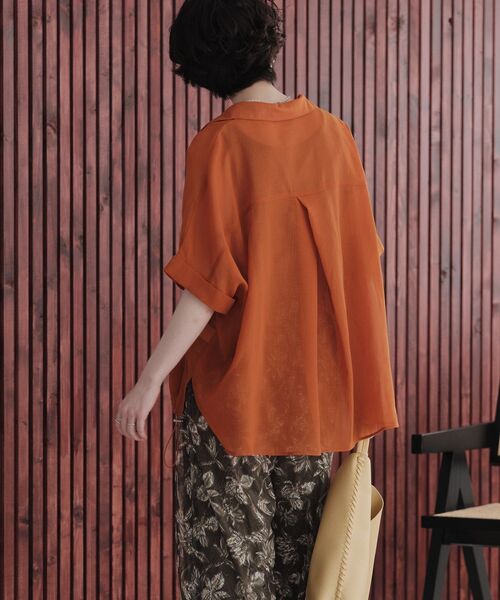 Green Parks(グリーンパークス)の「表面感裾ドロストシャツ(シャツ/ブラウス・レディース・ブラック/カーキ/オレンジ/アイボリー・FREE)」の11枚目の写真