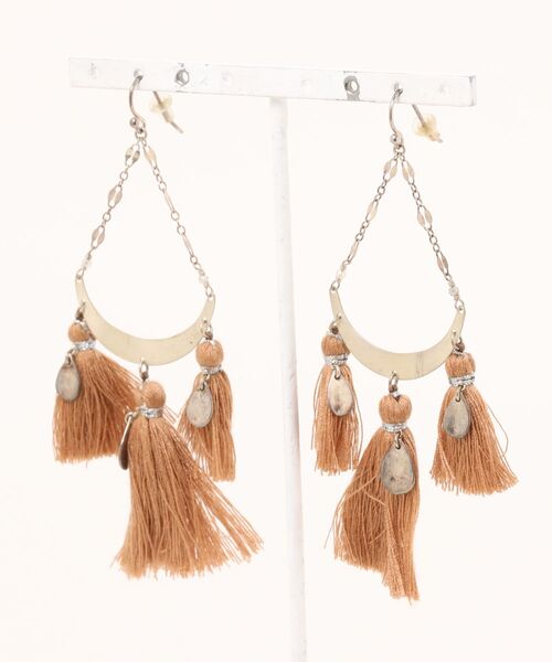 A.en(エイエン )の「【CHAN LUU】TASSEL EARRINGS(ピアス(両耳用)・レディース・ベージュ/ワインレッド・ONE SIZE)」の1枚目の写真