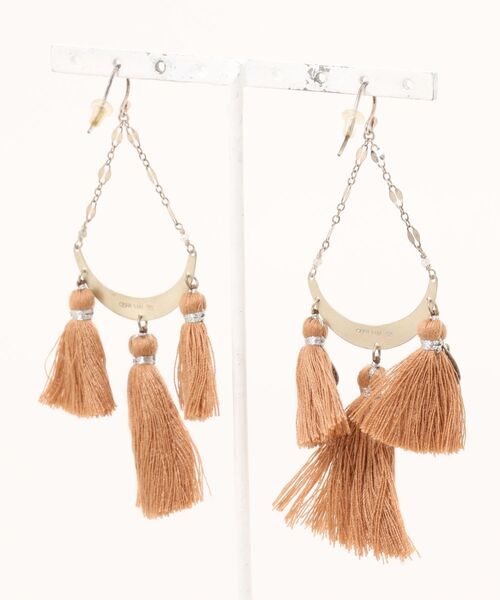 A.en(エイエン )の「【CHAN LUU】TASSEL EARRINGS(ピアス(両耳用)・レディース・ベージュ/ワインレッド・ONE SIZE)」の3枚目の写真