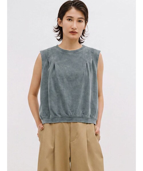 MIDIUMISOLID(ミディウミソリッド)の「MIDIUMISOLID for Ladies ピグメントタックノースリーブプルオーバー(Tシャツ/カットソー・レディース・チャコールグレー/ブラウン・FREE)」の2枚目の写真