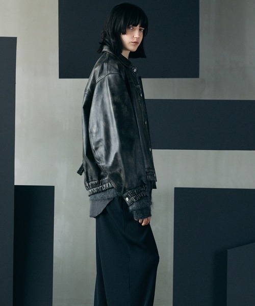 MAISON SPECIAL(メゾンスペシャル)の「《UNISEX》Sheep Leather Prime-Over Trucker Jacket/シープレザープライムオーバーGジャン【MAISON SPECIAL/メゾンスペシャル】(ブルゾン・メンズ・ブラック/ダークブラック・0/1/2)」の6枚目の写真