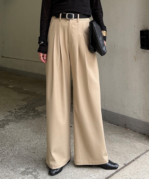 LBC(エルビーシー)の「【美シルエット神パンツ】レースベルトタックワイドパンツ(その他パンツ・レディース・ベージュ/カーキ/チャコール・M/L)」の1枚目の写真