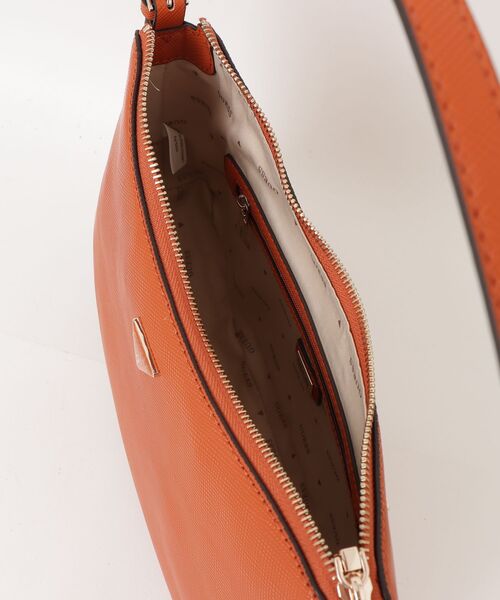 Guess(ゲス)の「DANIELLE Medium Shoulder Bag ハンドバッグ ショルダーバッグ(ハンドバッグ・レディース・ブラック/オレンジ・ONE SIZE)」の13枚目の写真