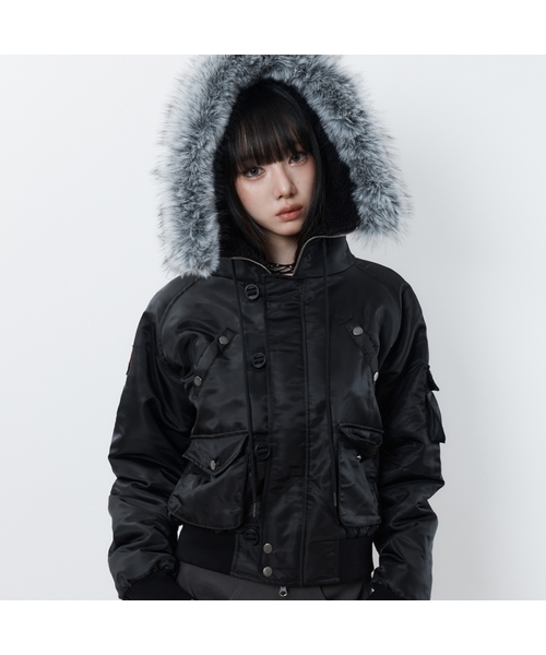 LUVISTRUE(ラヴイズトゥルー)の「RL FUR TRIM PATCH BOMBER JACKET(BLACK)(ブルゾン・レディース・その他・FREE)」の1枚目の写真