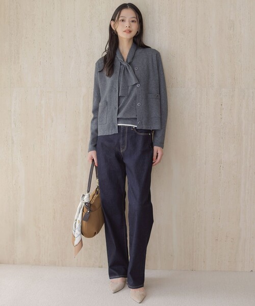 J.PRESS Ladies(J.プレス レディス)の「【一枚で着映え】WORSTED WOOL BLEND ボウタイデザイン ニット(ニット/セーター・レディース・ライトグレー系/ベージュ系/ワイン系・SMALL)」の5枚目の写真
