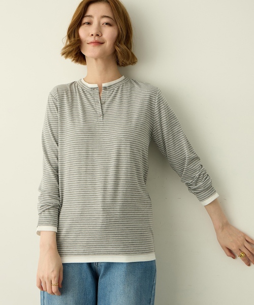 Petit Honfleur(プチオンフルール)の「ヘンリーネックレイヤード風ロングTシャツ(Tシャツ/カットソー・レディース・レッド/グレー・M/L)」の21枚目の写真