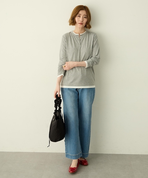 Petit Honfleur(プチオンフルール)の「ヘンリーネックレイヤード風ロングTシャツ(Tシャツ/カットソー・レディース・レッド/グレー・M/L)」の22枚目の写真