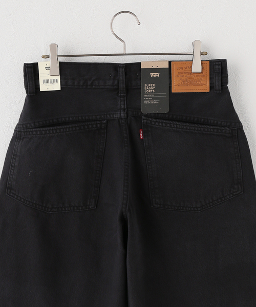 Spick & Span(スピックアンドスパン)の「LEVI’S(R) / リーバイス SUPER BAGGY JORT(その他パンツ・レディース・ネイビー/ブラック・26/25)」の14枚目の写真