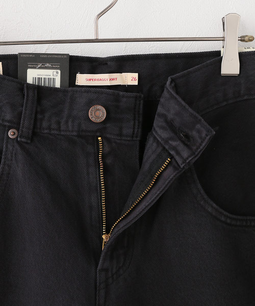 Spick & Span(スピックアンドスパン)の「LEVI’S(R) / リーバイス SUPER BAGGY JORT(その他パンツ・レディース・ネイビー/ブラック・26/25)」の18枚目の写真