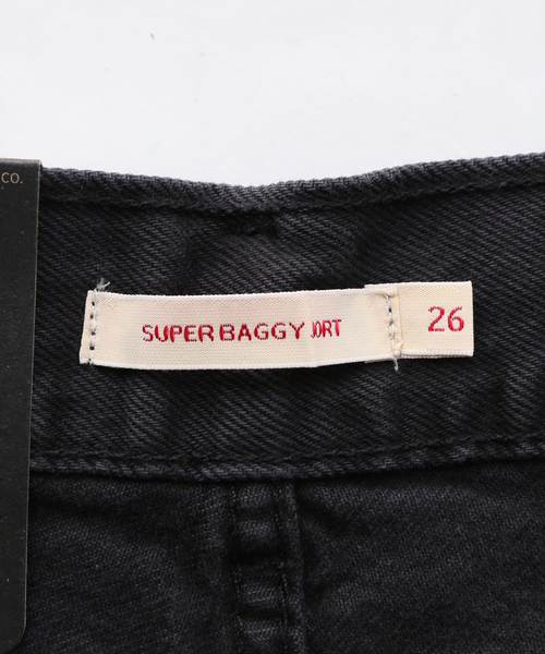 Spick & Span(スピックアンドスパン)の「LEVI’S(R) / リーバイス SUPER BAGGY JORT(その他パンツ・レディース・ネイビー/ブラック・26/25)」の19枚目の写真