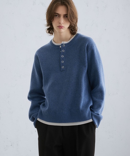 SELLE GLANT（セレグランテ）の「LAYERED STYLE HENLEY NECK REVERSIBLE KNIT / レイヤードスタイルヘンリーネックリバーシブルニット（ニット/セーター・メンズ・チャコールグレー/ブラック/ダークブラウン/ブルー・LARGE/SMALL/MEDIUM）」の4枚目の写真